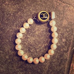 Chanel Vintage Button and pearl bracelet